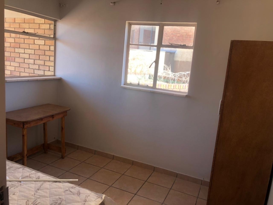To Let 1 Bedroom Property for Rent in Bloemfontein Free State